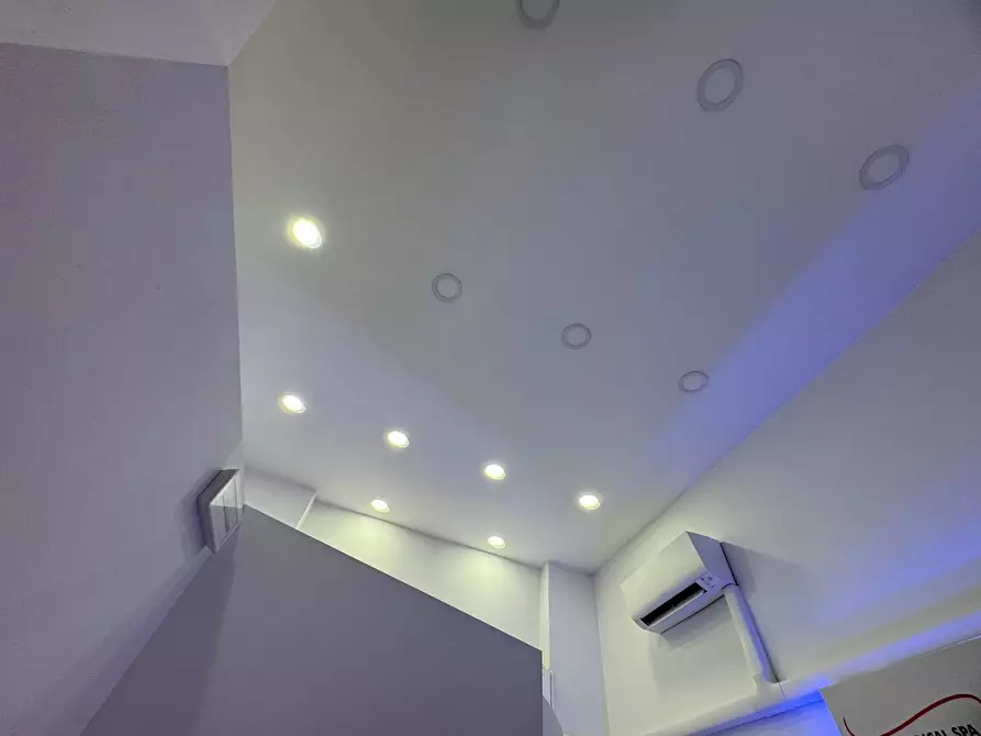 Immagine 6 di Locale commerciale in affitto  in Viale Monte Nero a Milano