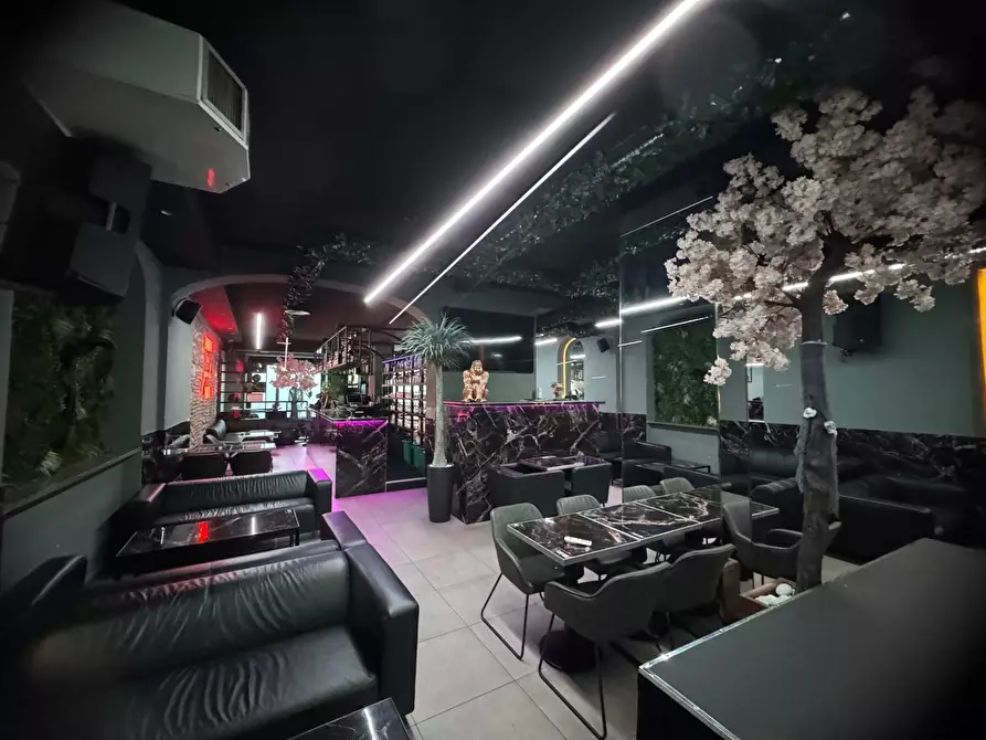 Immagine 11 di Negozio in affitto  in Piazza Risorgimento, gallarate a Gallarate