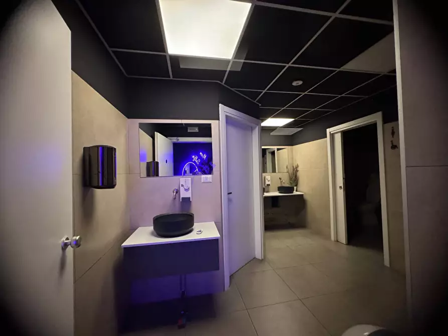 Immagine 16 di Negozio in affitto  in Piazza Risorgimento, gallarate a Gallarate