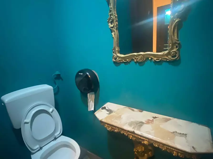 Immagine 8 di Attività commerciale in affitto  in Via Francesco Riso 65 a Palermo