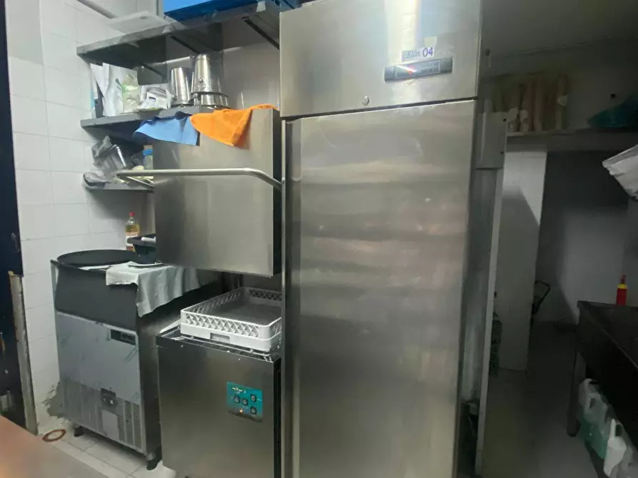 Immagine 12 di Attività commerciale in affitto  in Via Francesco Riso 65 a Palermo