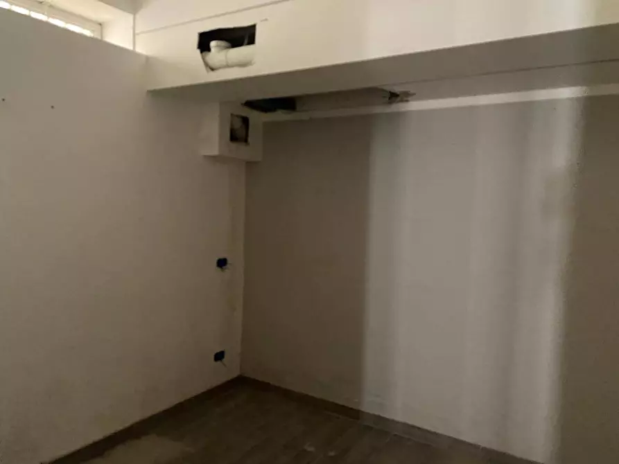 Immagine 9 di Magazzino in vendita  in Via Francesco Musotto a Palermo