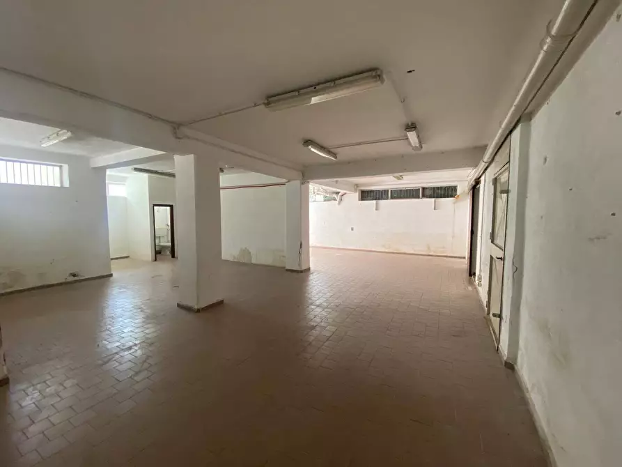 Immagine 10 di Magazzino in vendita  in Via Francesco Musotto a Palermo