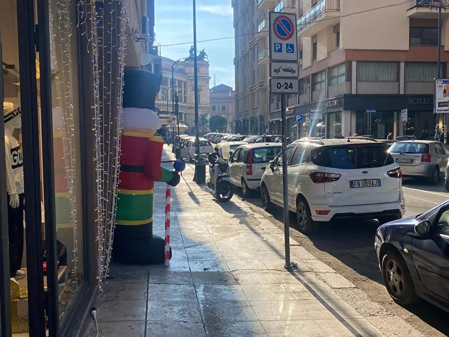Immagine 8 di Negozio in affitto  in Via Gaetano Daita a Palermo