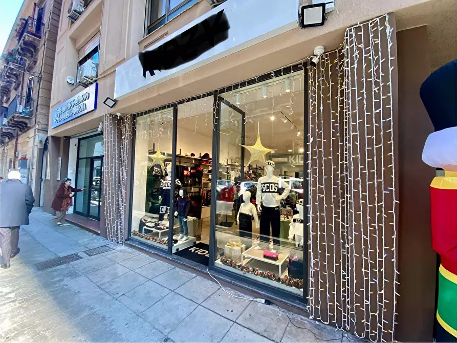 Immagine 7 di Negozio in affitto  in Via Gaetano Daita a Palermo