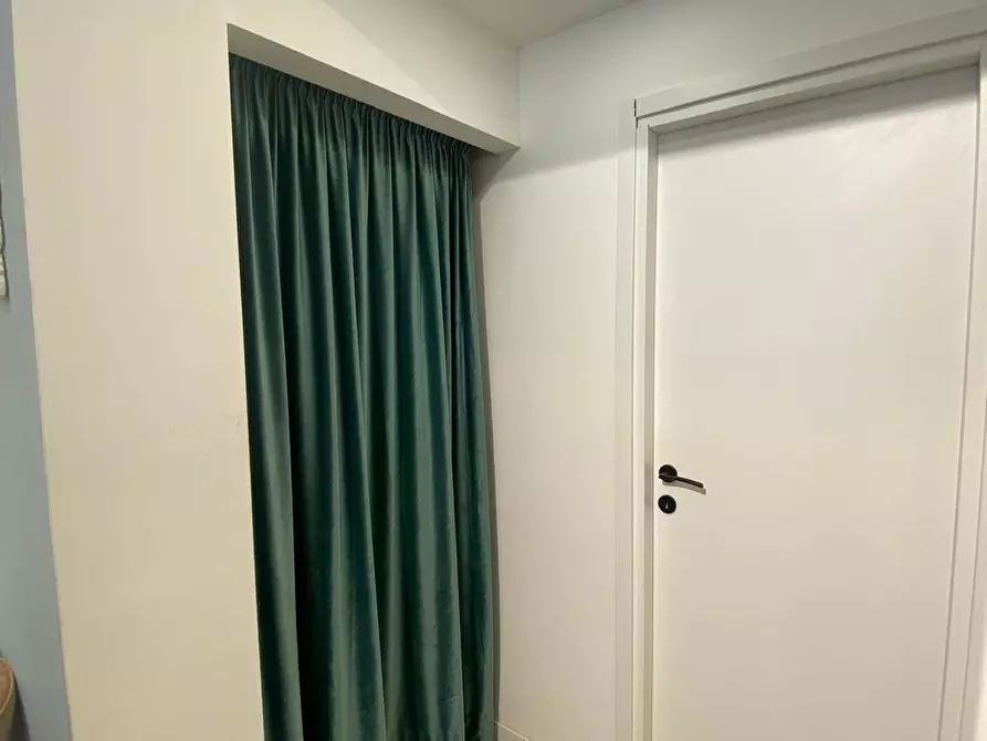 Immagine 5 di Negozio in affitto  in Via Gaetano Daita a Palermo