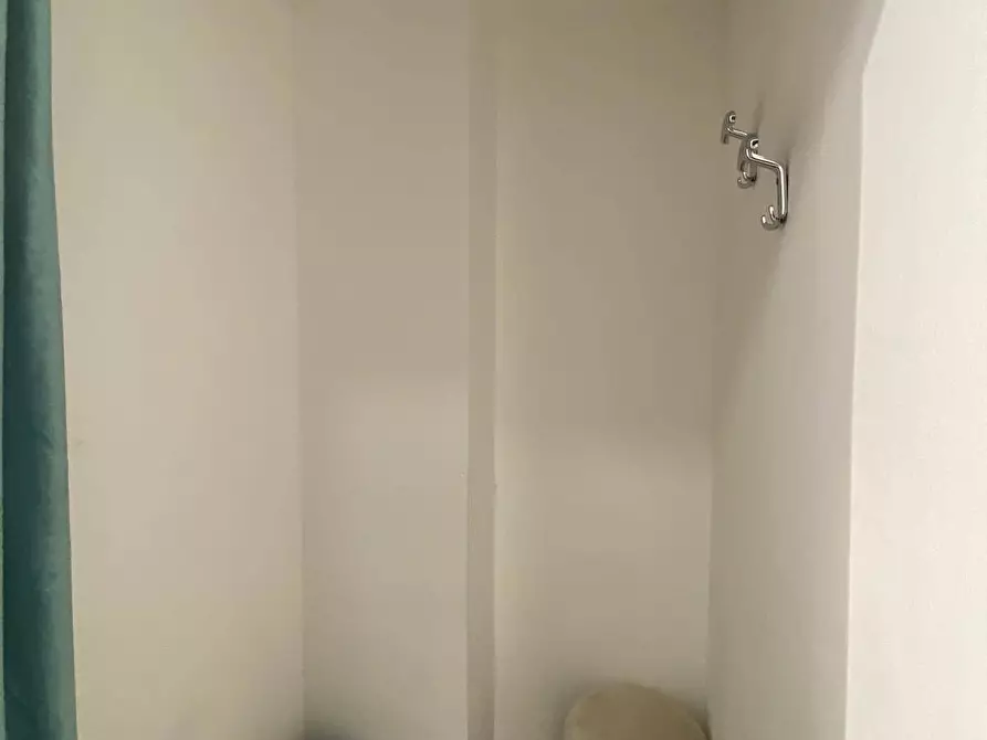 Immagine 6 di Negozio in affitto  in Via Gaetano Daita a Palermo