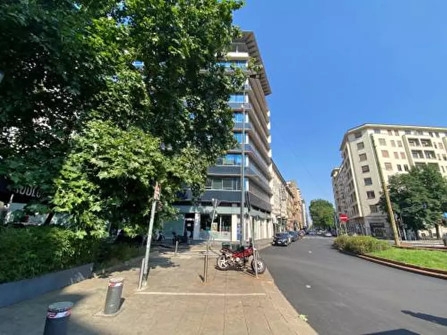 Immagine 9 di Negozio in affitto  in Piazzale Principessa Clotilde a Milano