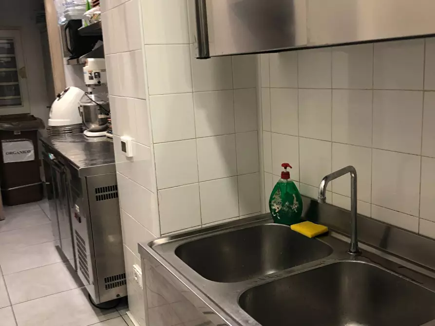 Immagine 7 di Attività commerciale in vendita  in Via XX Settembre a Palermo