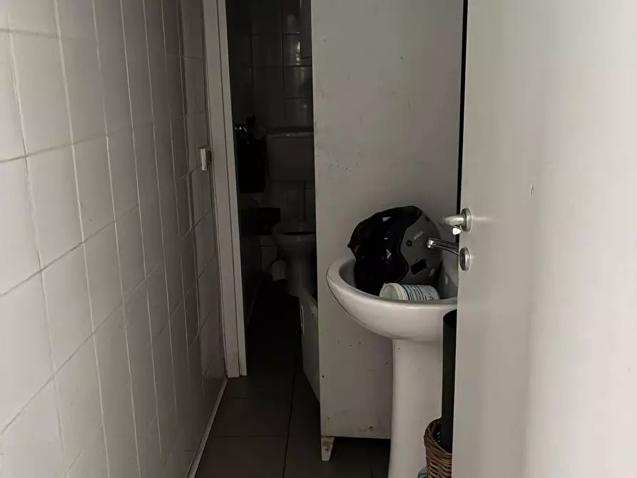 Immagine 19 di Attività commerciale in vendita  in Via Nicolò Gallo a Palermo