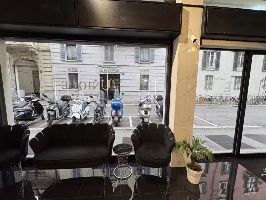 Immagine 4 di Negozio in affitto  in Via Giuseppe Parini a Milano