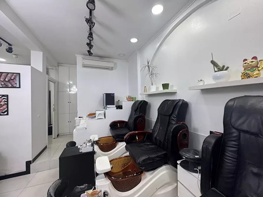 Immagine 3 di Negozio in affitto  in Via Torino a Milano