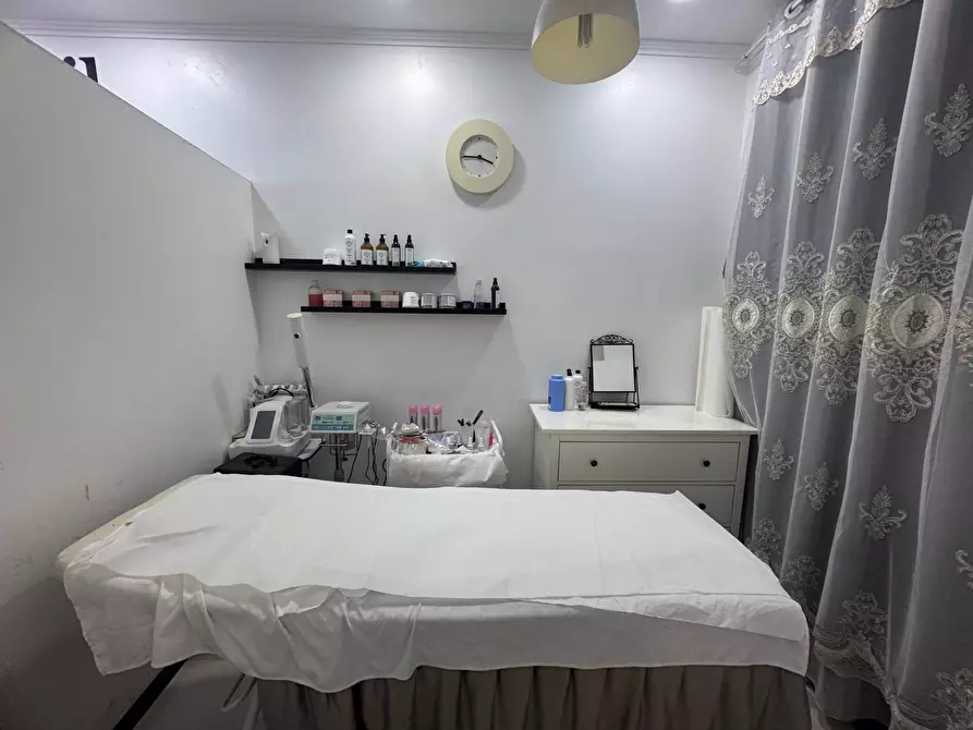 Immagine 5 di Negozio in affitto  in Via Torino a Milano