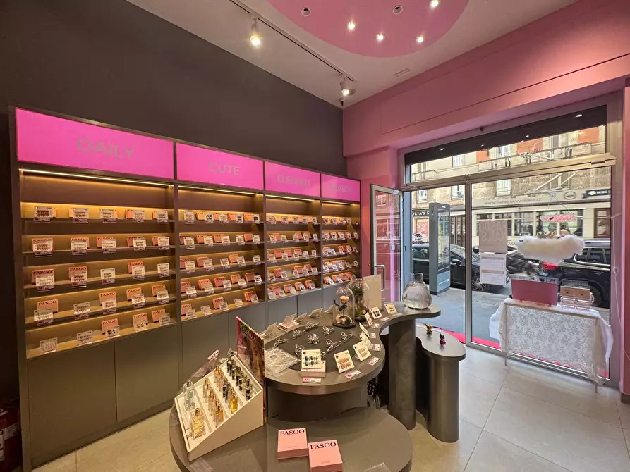 Immagine 1 di Negozio in affitto  in Corso Buenos Aires a Milano