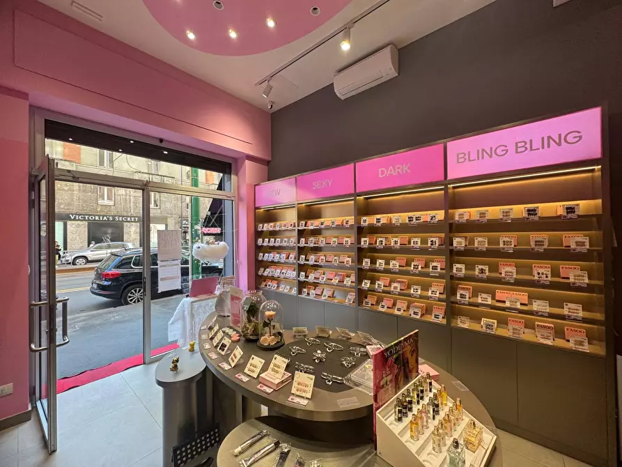 Immagine 3 di Negozio in affitto  in Corso Buenos Aires a Milano