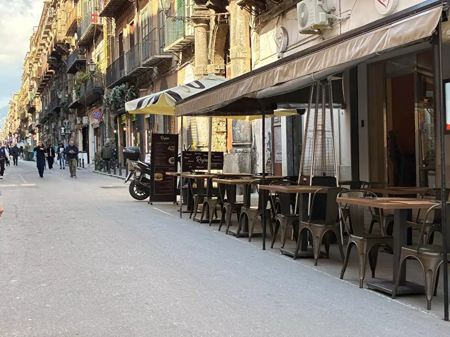 Immagine 3 di Attività commerciale in affitto  in Via Vittorio Emanuele a Palermo
