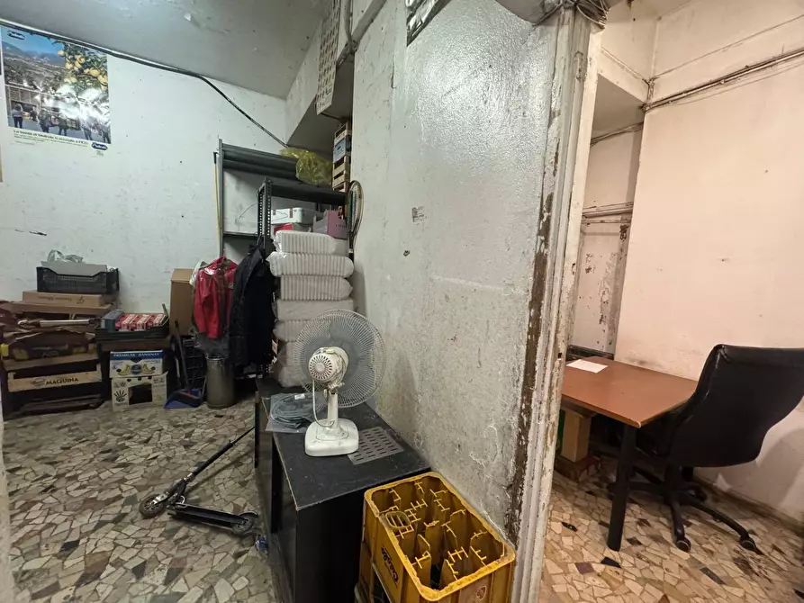 Immagine 8 di Negozio in affitto  in Via Giosue' Carducci a Milano