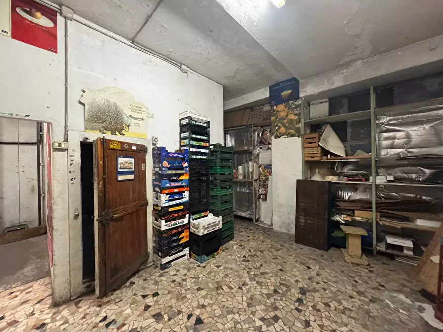 Immagine 12 di Negozio in affitto  in Via Giosue' Carducci a Milano