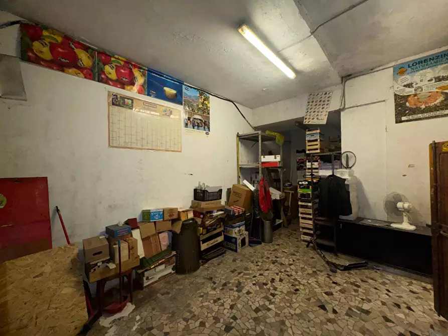 Immagine 16 di Negozio in affitto  in Via Giosue' Carducci a Milano