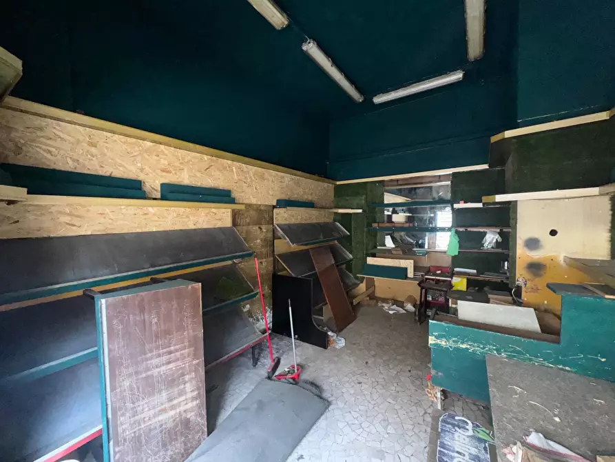 Immagine 2 di Negozio in affitto  in Via Giosue' Carducci a Milano