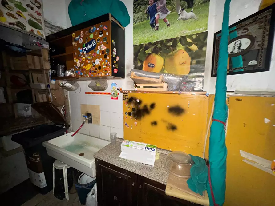 Immagine 5 di Negozio in affitto  in Via Giosue' Carducci a Milano