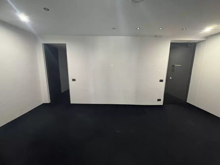 Immagine 20 di Ufficio in affitto  in Via Antonio Canova a Milano