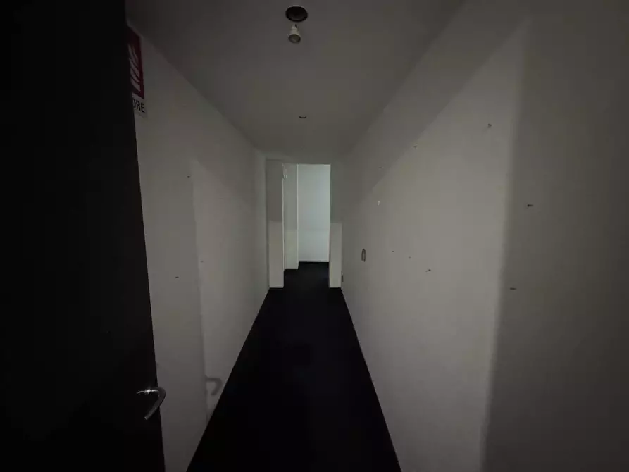 Immagine 21 di Ufficio in affitto  in Via Antonio Canova a Milano