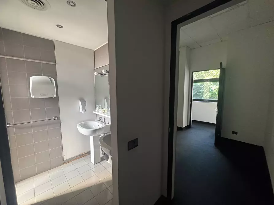 Immagine 22 di Ufficio in affitto  in Via Antonio Canova a Milano