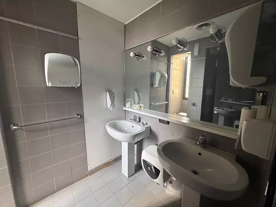 Immagine 23 di Ufficio in affitto  in Via Antonio Canova a Milano