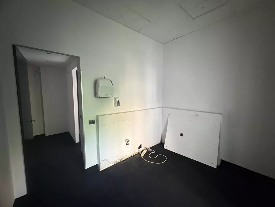 Immagine 26 di Ufficio in affitto  in Via Antonio Canova a Milano