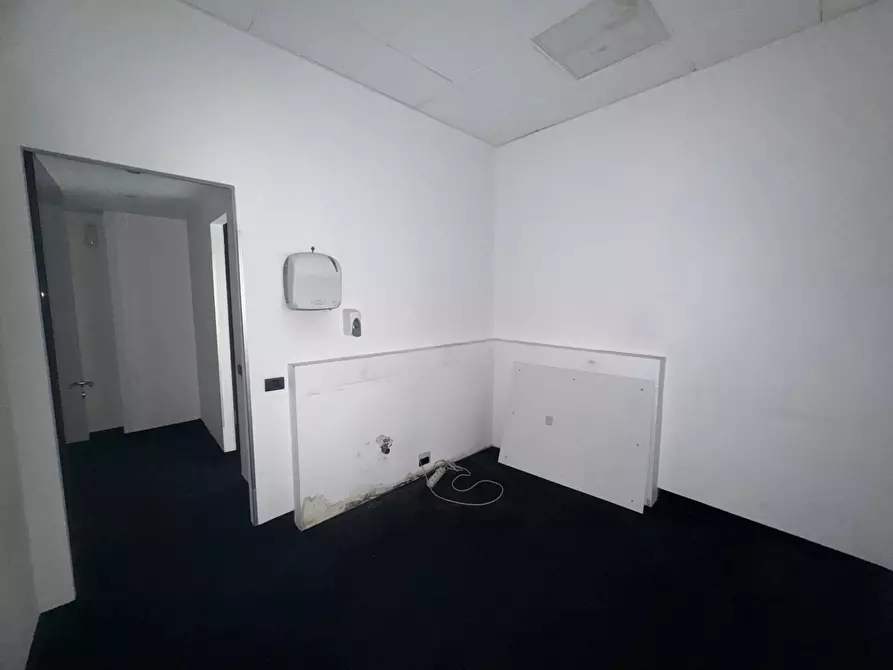 Immagine 27 di Ufficio in affitto  in Via Antonio Canova a Milano