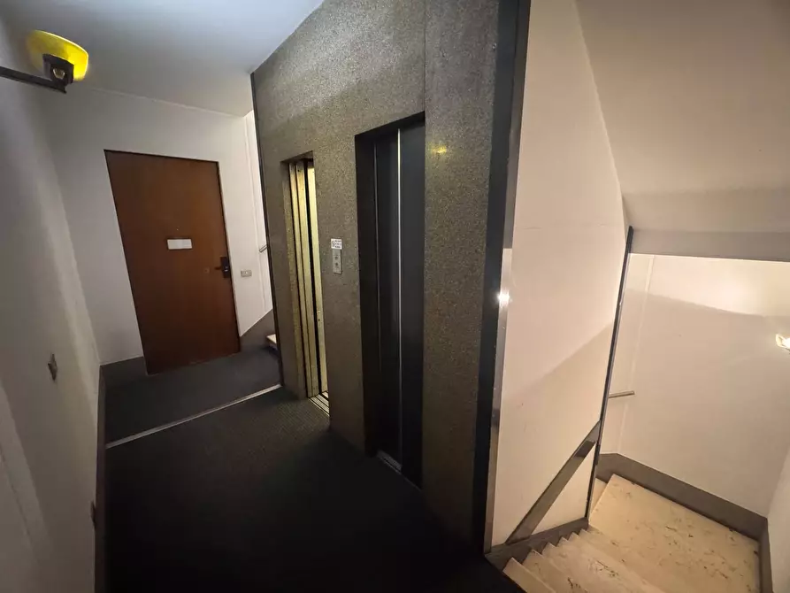 Immagine 29 di Ufficio in affitto  in Via Antonio Canova a Milano