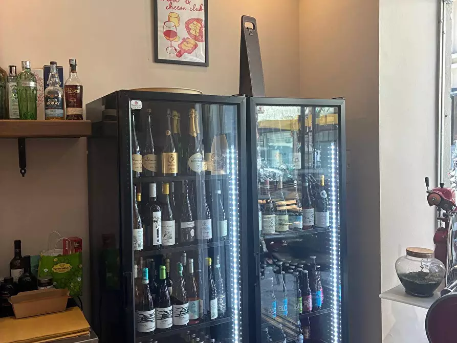 Immagine 10 di Attività commerciale in affitto  in Via Gaetano Daita 5 a Palermo