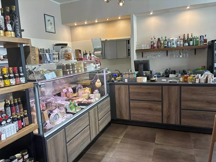Immagine 12 di Attività commerciale in affitto  in Via Gaetano Daita 5 a Palermo