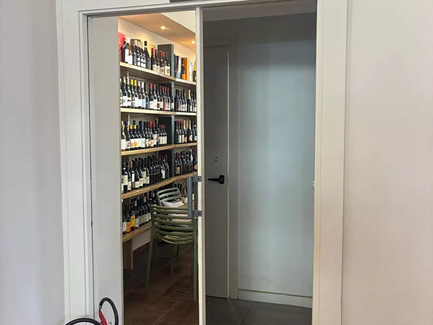 Immagine 16 di Attività commerciale in affitto  in Via Gaetano Daita 5 a Palermo