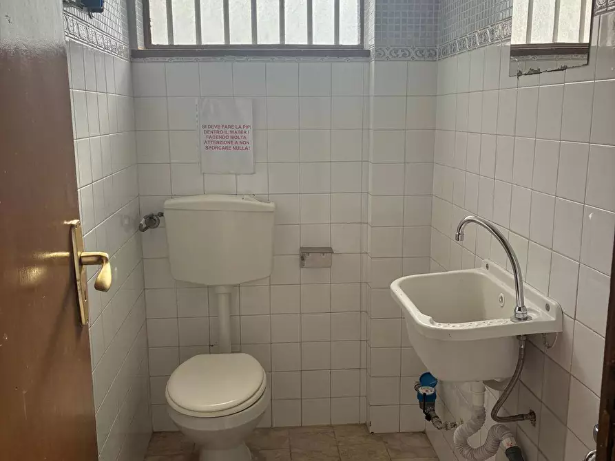 Immagine 10 di Negozio in affitto  in Via Leonardo Da Vinci 408 a Palermo