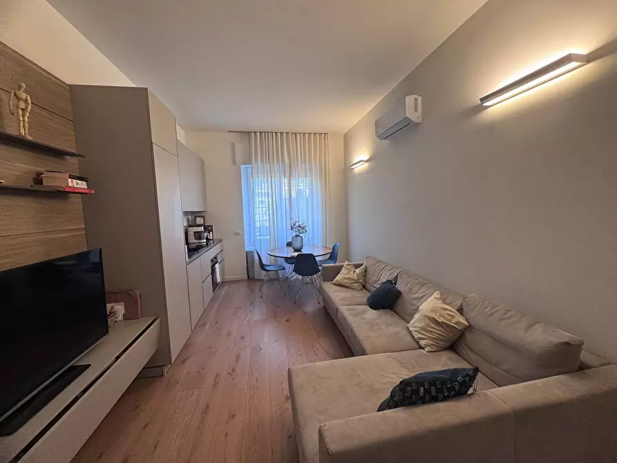 Immagine 3 di Appartamento in affitto  in Via Vittor Pisani a Milano