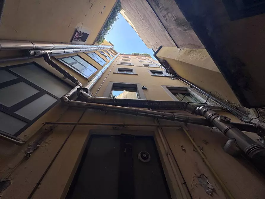Immagine 10 di Negozio in affitto  in Largo Del Carrobbio a Milano