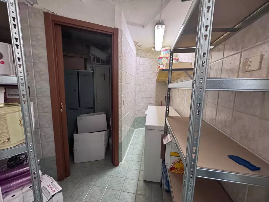 Immagine 13 di Negozio in affitto  in Largo Del Carrobbio a Milano