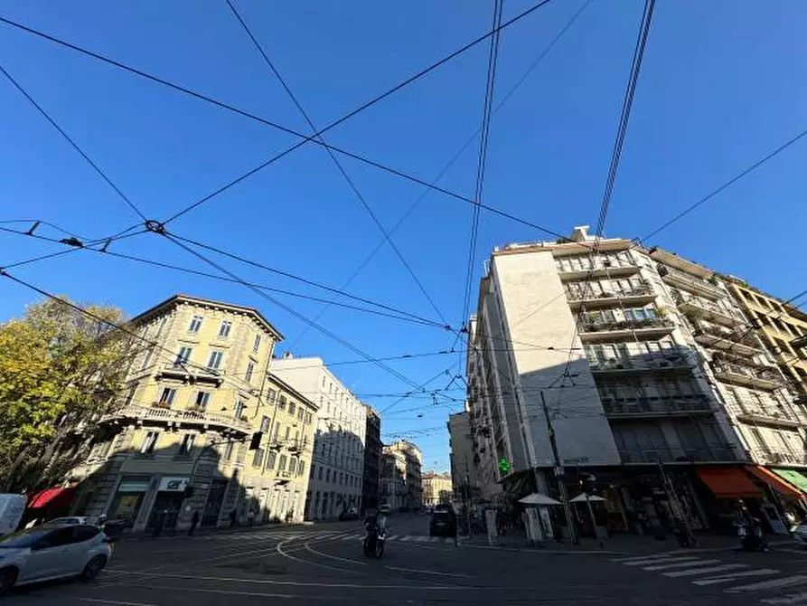 Immagine 2 di Negozio in affitto  in Via Olona a Milano