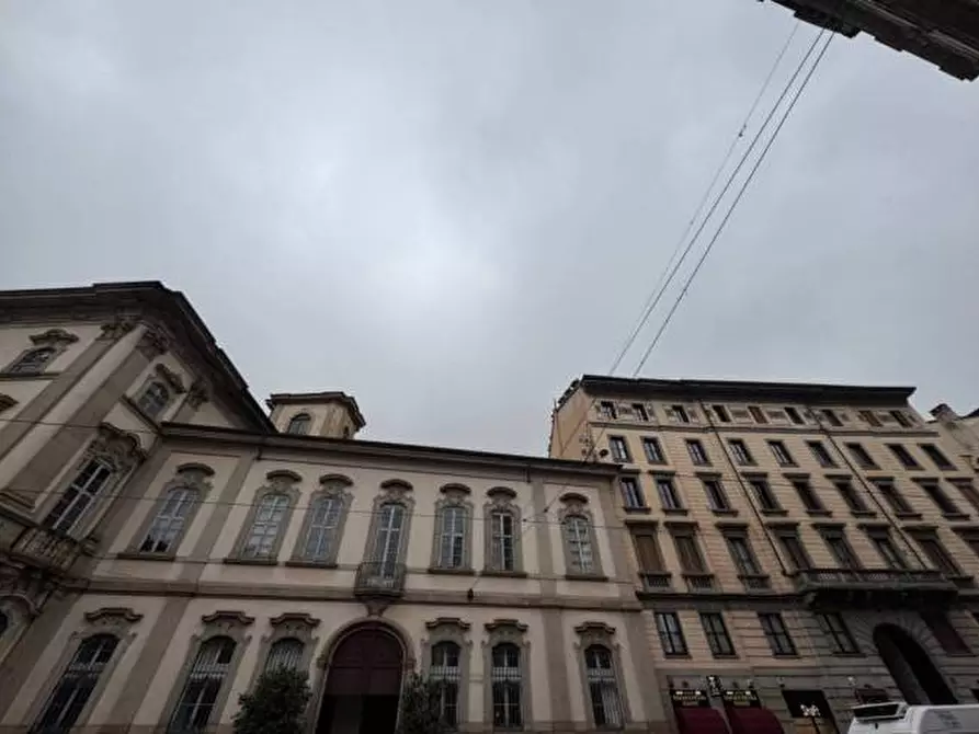 Immagine 5 di Negozio in affitto  in Via Olona a Milano