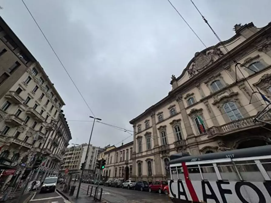 Immagine 6 di Negozio in affitto  in Via Olona a Milano