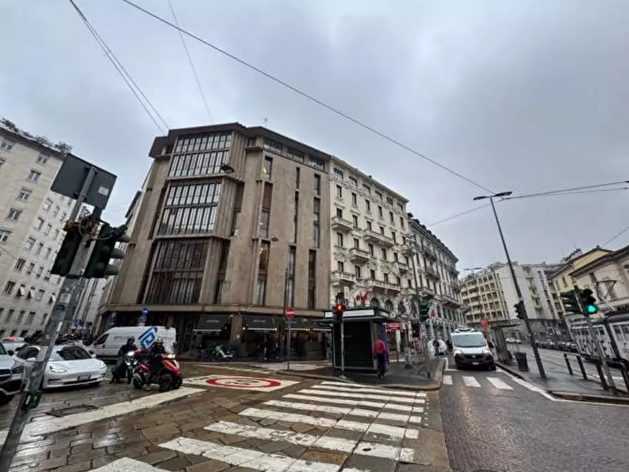 Immagine 7 di Negozio in affitto  in Via Olona a Milano