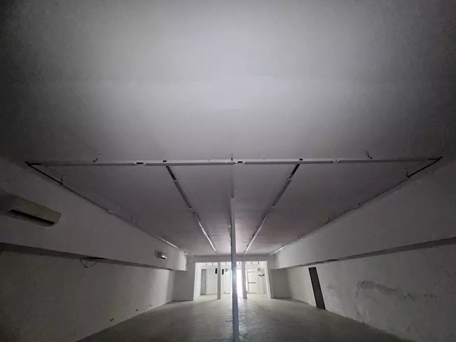 Immagine 12 di Negozio in affitto  in Via Luigi Manfredi 14 a Palermo