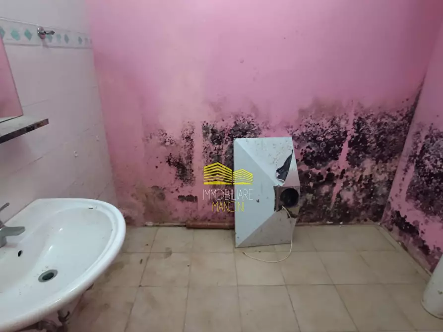 Immagine 5 di Magazzino in vendita  in via boltiere a Brembate