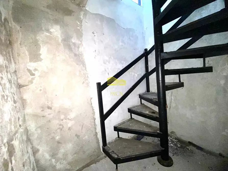 Immagine 19 di Negozio in vendita  in via cavour a Grezzago