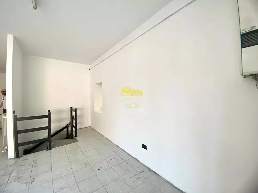 Immagine 12 di Negozio in vendita  in via cavour a Grezzago