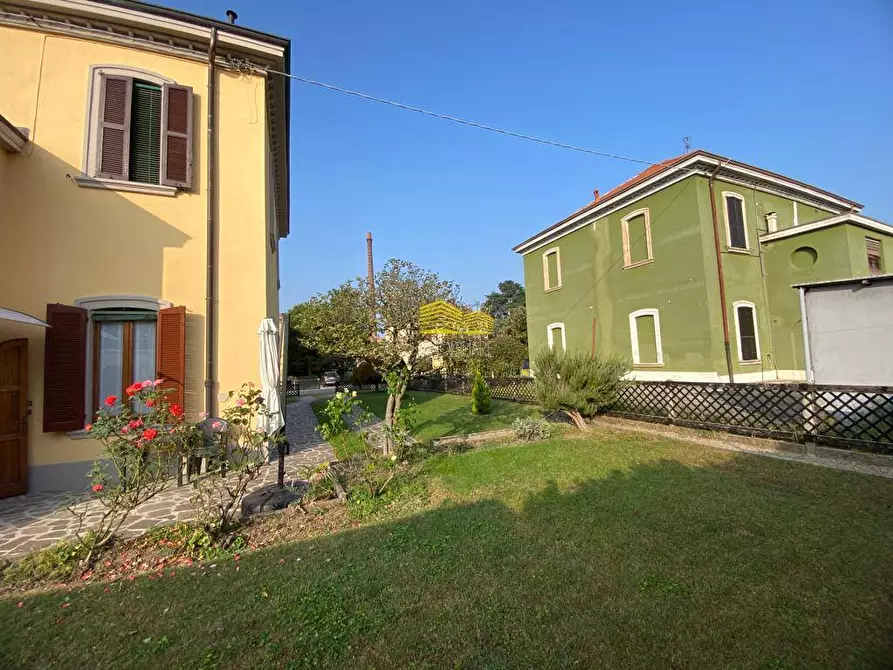 Immagine 38 di Casa semindipendente in vendita  in via Garibaldi a Capriate San Gervasio