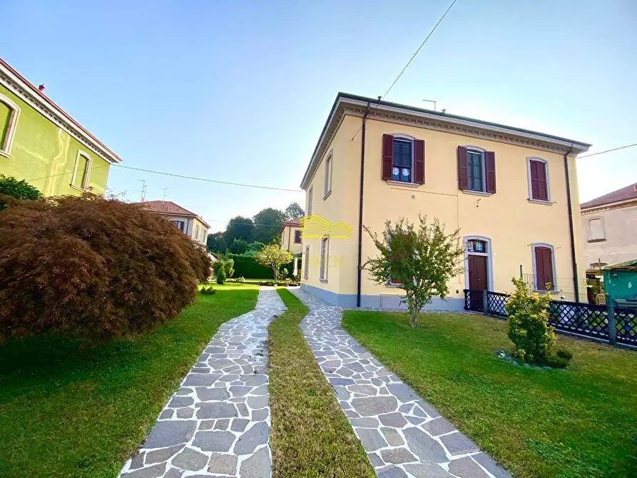 Immagine 44 di Casa semindipendente in vendita  in via Garibaldi a Capriate San Gervasio