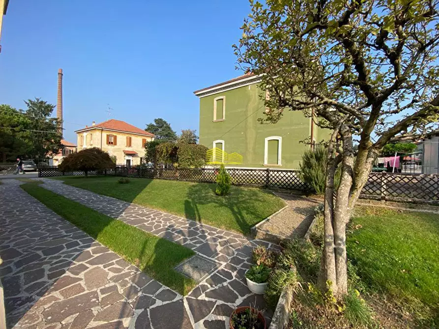 Immagine 49 di Casa semindipendente in vendita  in via Garibaldi a Capriate San Gervasio